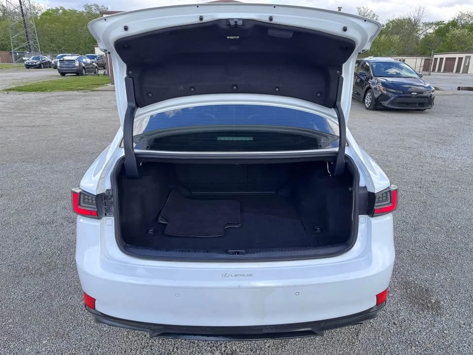 2019 Lexus IS 3rd Gen - Image 16 of 20
