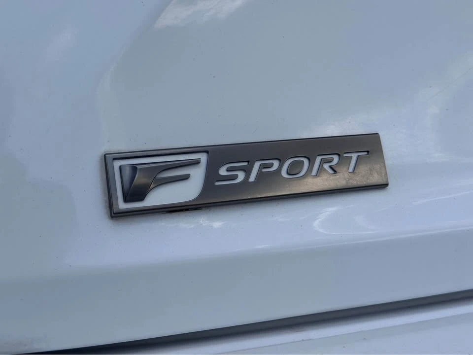 2019 Lexus IS 3rd Gen - Image 9 of 20