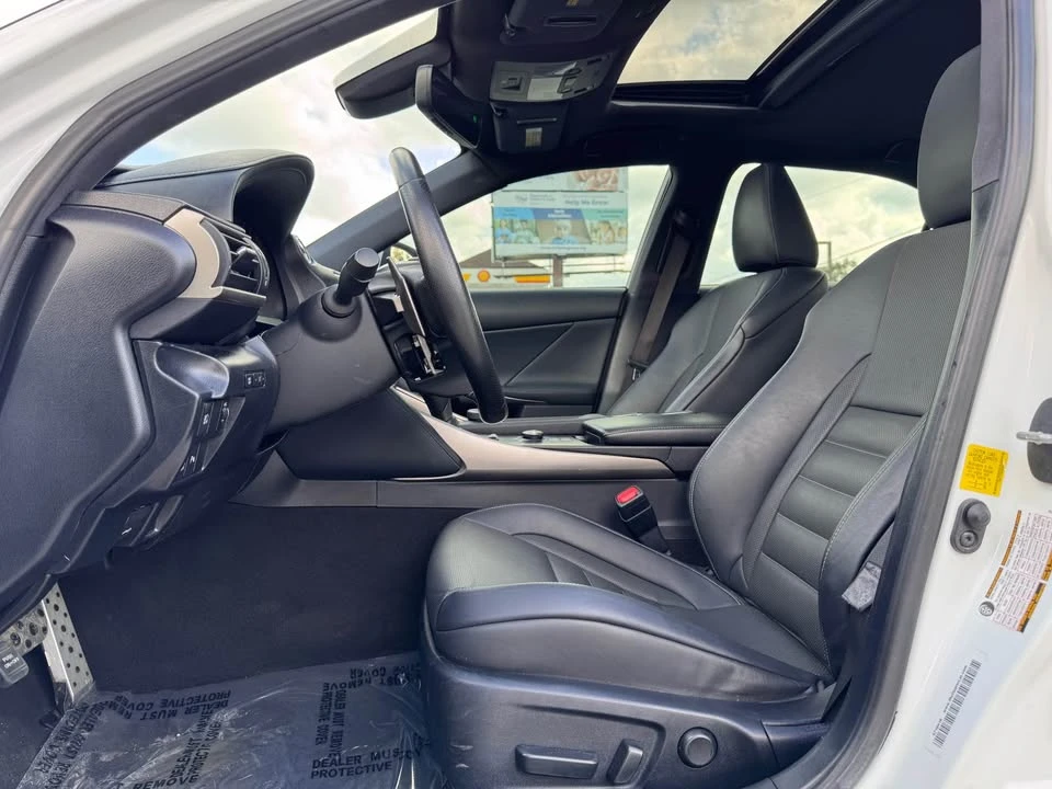 2019 Lexus IS 3rd Gen - Image 14 of 20