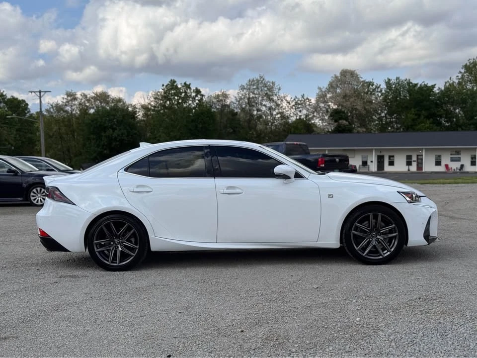 2019 Lexus IS 3rd Gen - Image 5 of 20