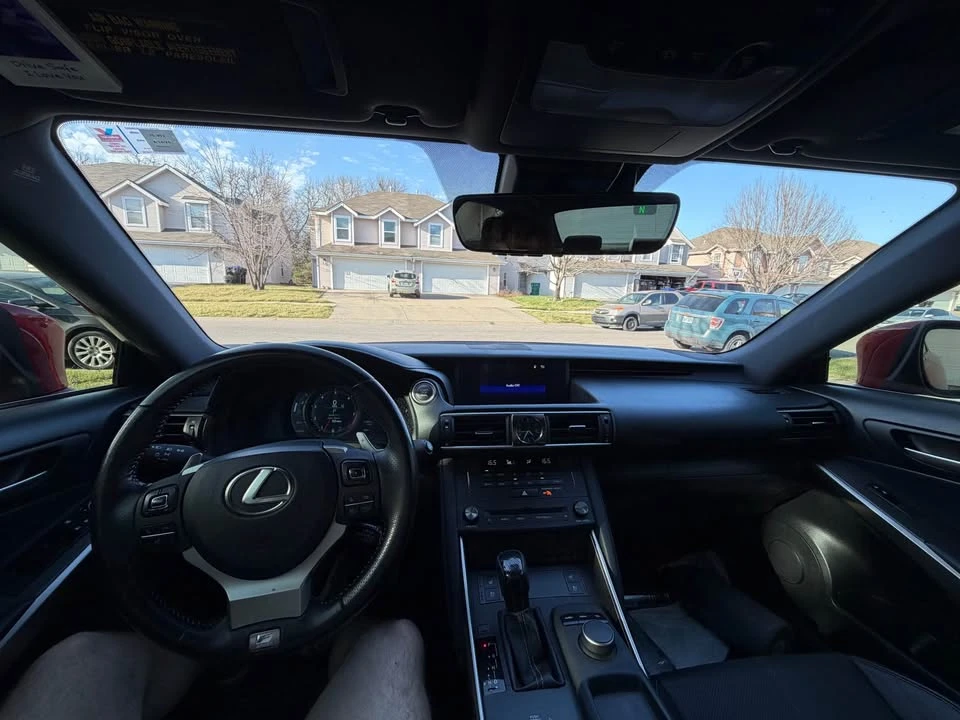 2019 Lexus IS 3rd Gen - Image 4 of 8