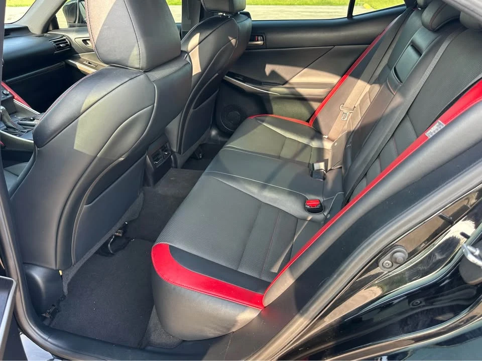 2019 Lexus IS 3rd Gen - Image 9 of 10