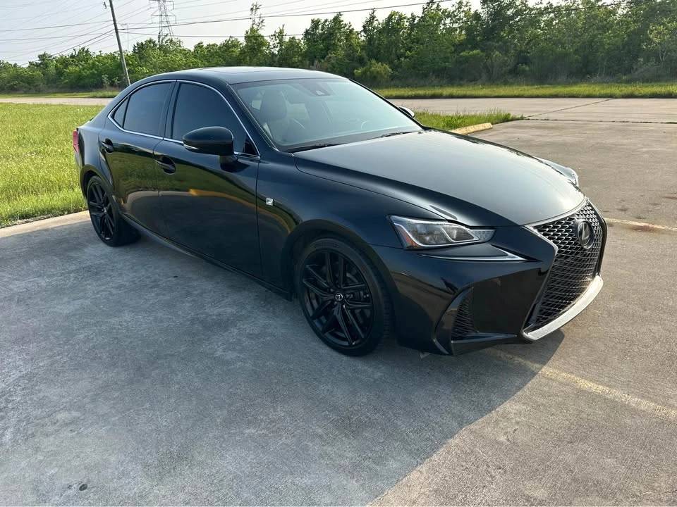 2019 Lexus IS 3rd Gen - Image 3 of 10
