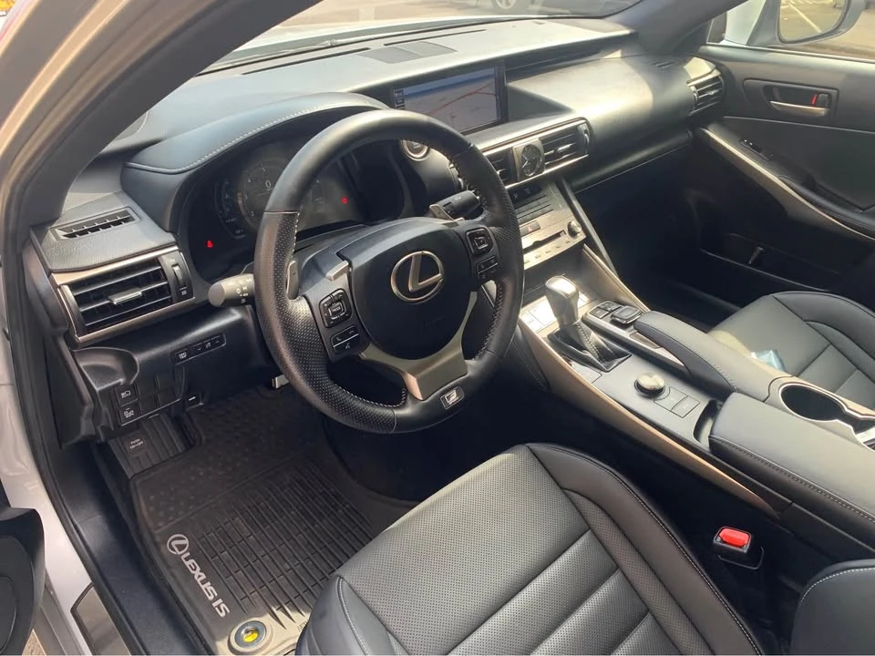 2019 Lexus IS 3rd Gen - Image 7 of 11