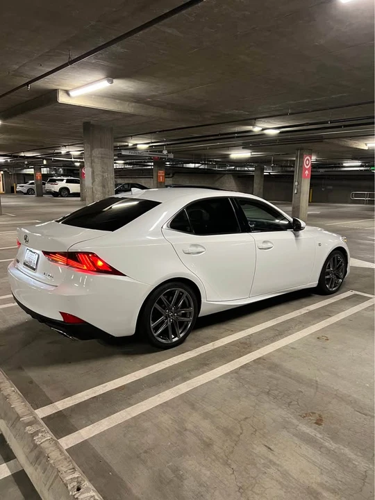 2019 Lexus IS 3rd Gen - Image 9 of 20