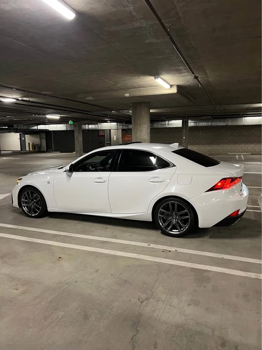 2019 Lexus IS 3rd Gen - Image 10 of 20