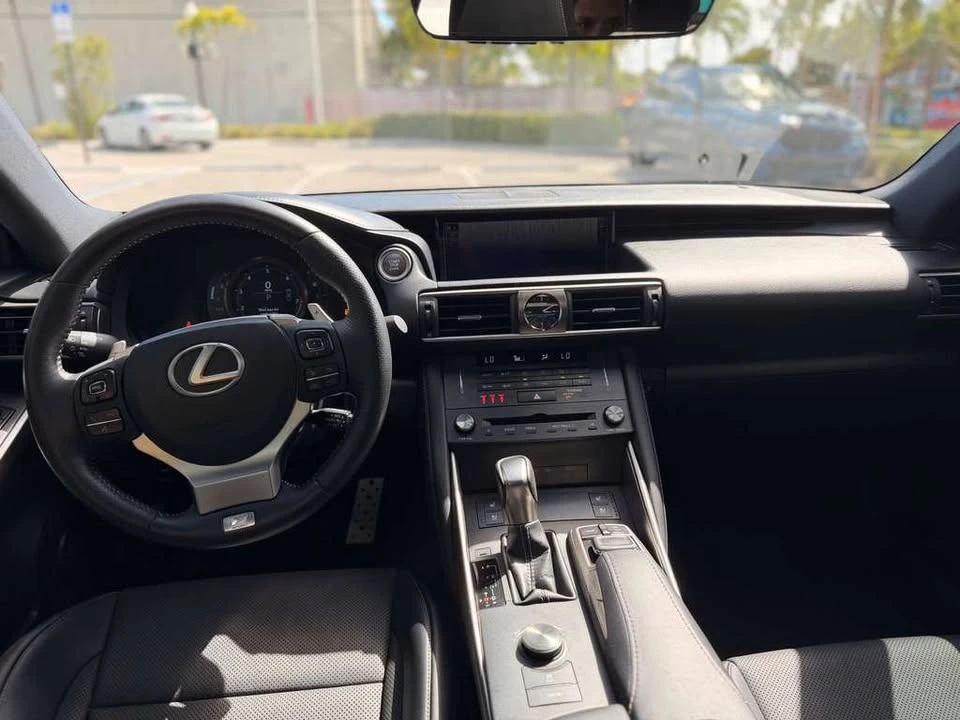2019 Lexus IS 3rd Gen - Image 9 of 17
