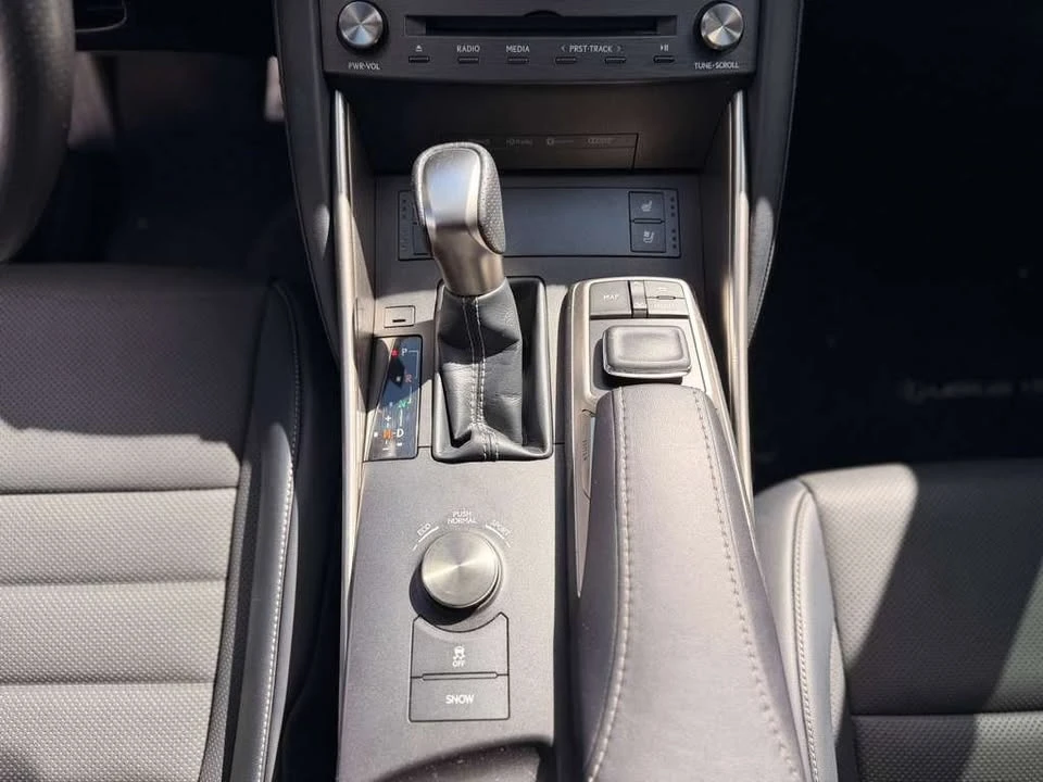 2019 Lexus IS 3rd Gen - Image 13 of 17
