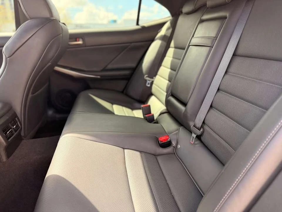 2019 Lexus IS 3rd Gen - Image 8 of 17