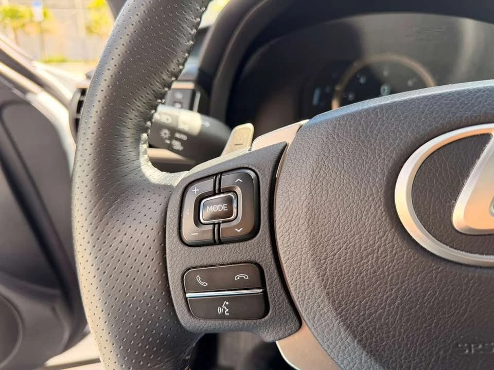 2019 Lexus IS 3rd Gen - Image 16 of 17