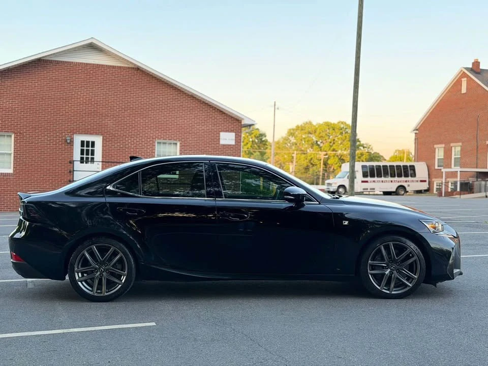 2019 Lexus IS 3rd Gen - Image 4 of 12