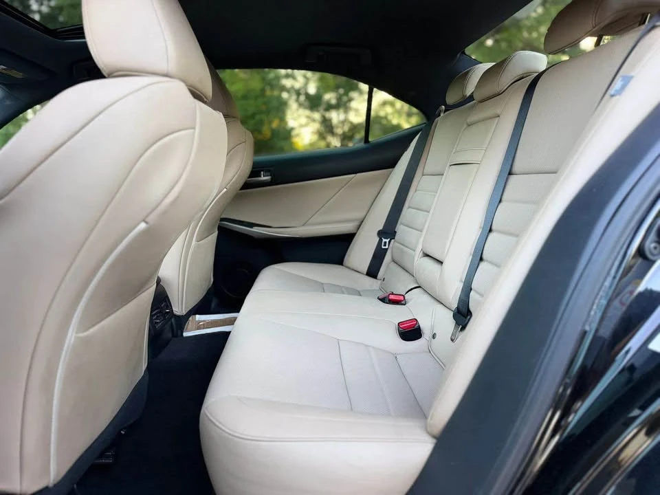 2019 Lexus IS 3rd Gen - Image 10 of 12