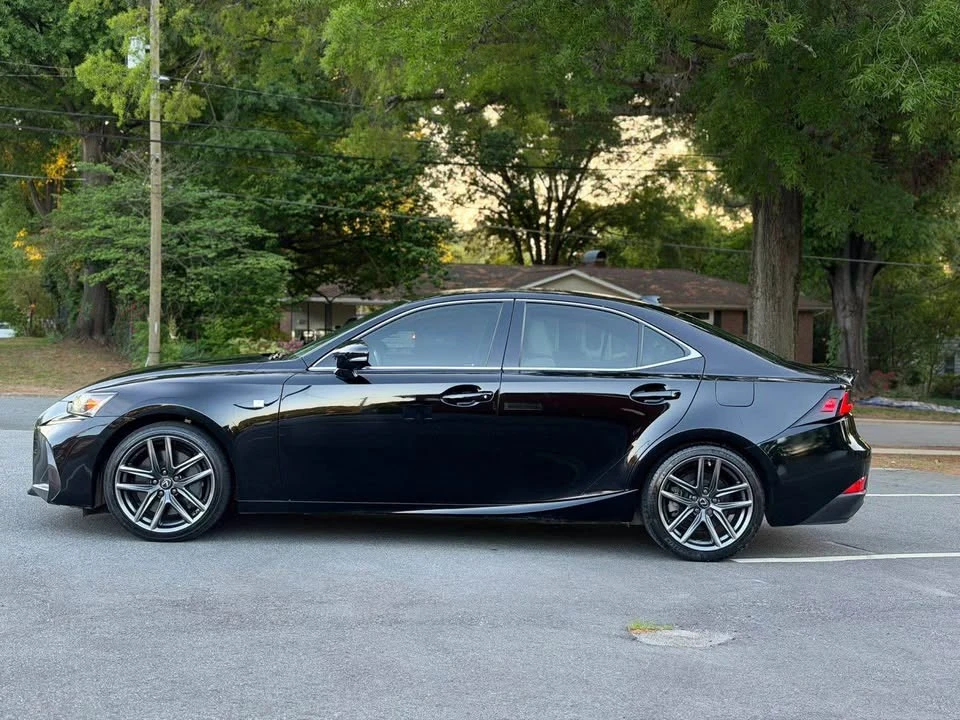 2019 Lexus IS 3rd Gen - Image 6 of 12
