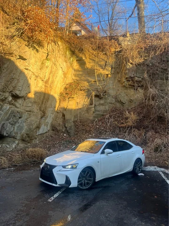 2019 Lexus IS 3rd Gen - Image 5 of 11