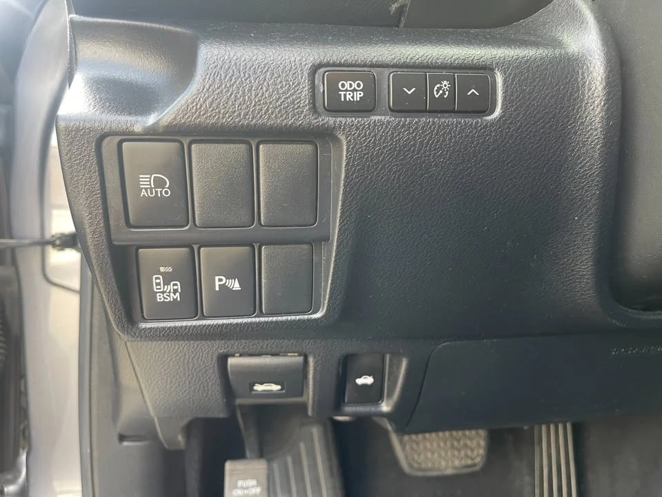 2019 Lexus IS 3rd Gen - Image 13 of 20