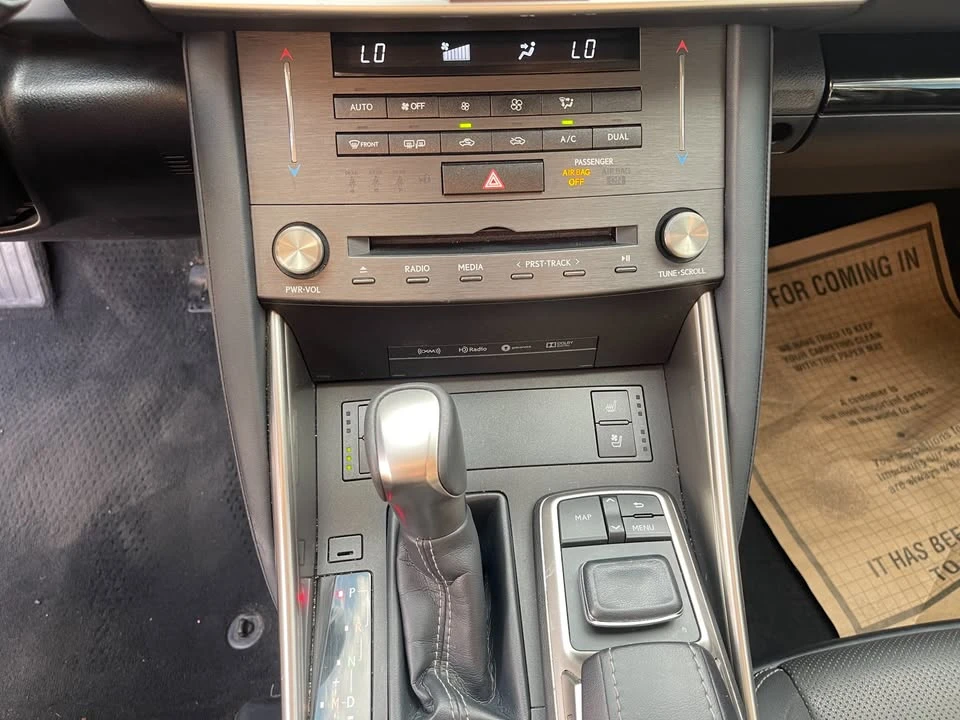 2019 Lexus IS 3rd Gen - Image 16 of 20