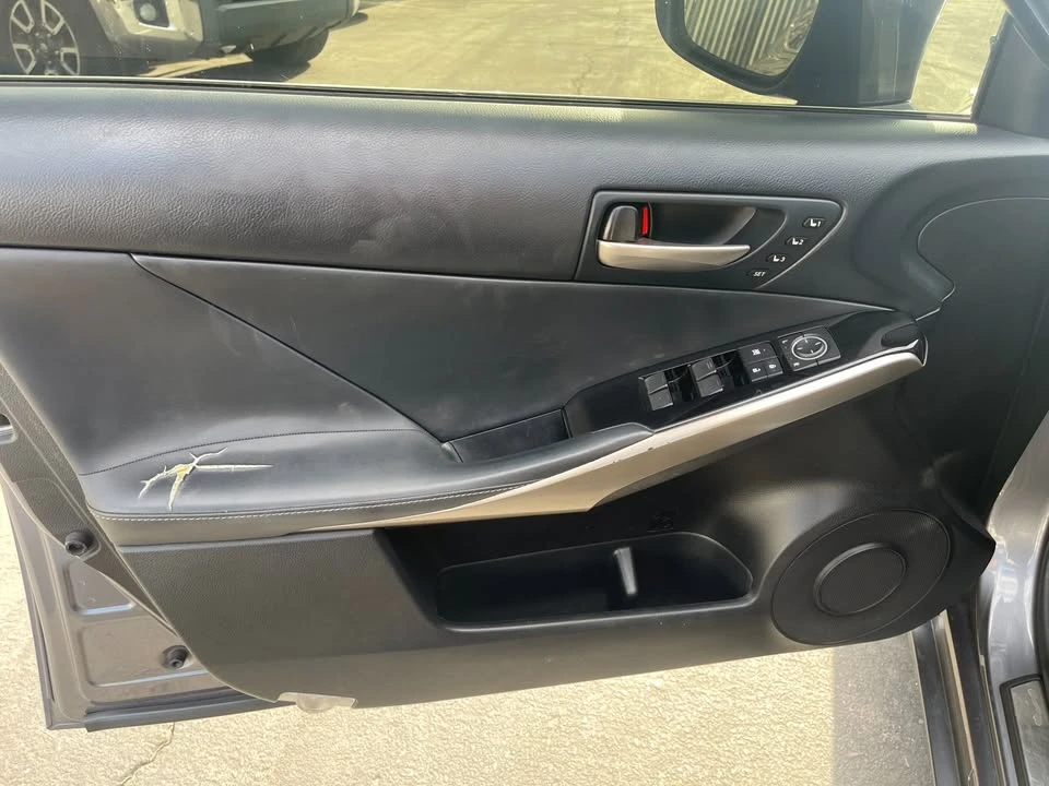 2019 Lexus IS 3rd Gen - Image 9 of 20