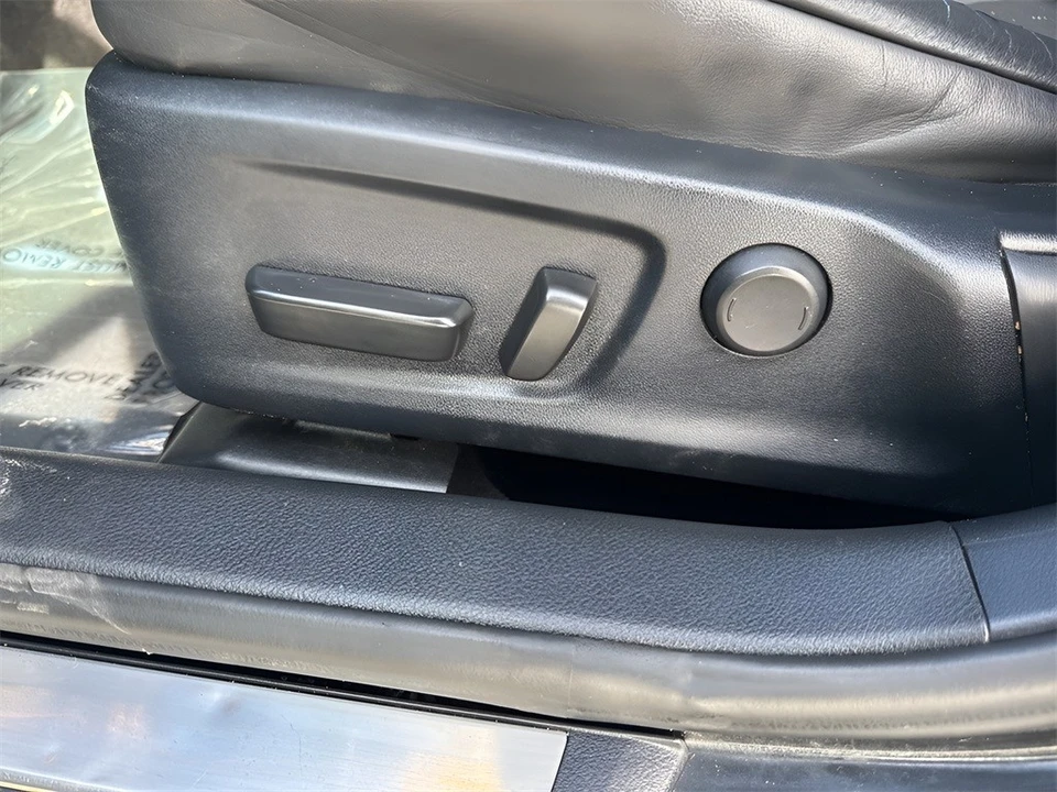2019 Lexus IS 3rd Gen - Image 10 of 12