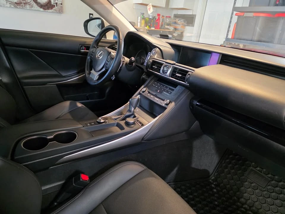 2019 Lexus IS 3rd Gen - Image 10 of 10