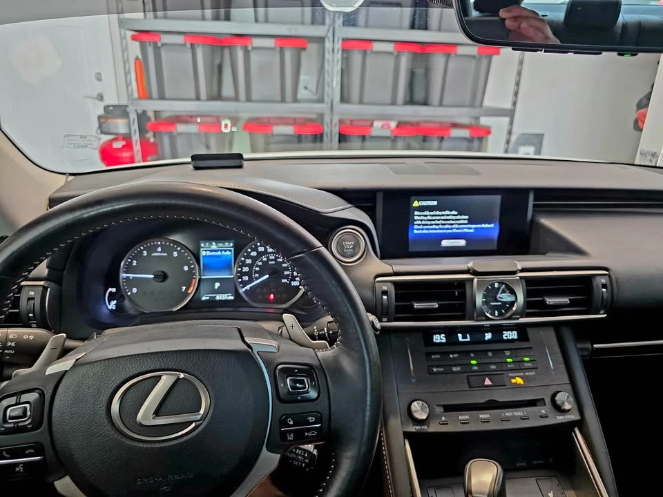 2019 Lexus IS 3rd Gen - Image 6 of 10