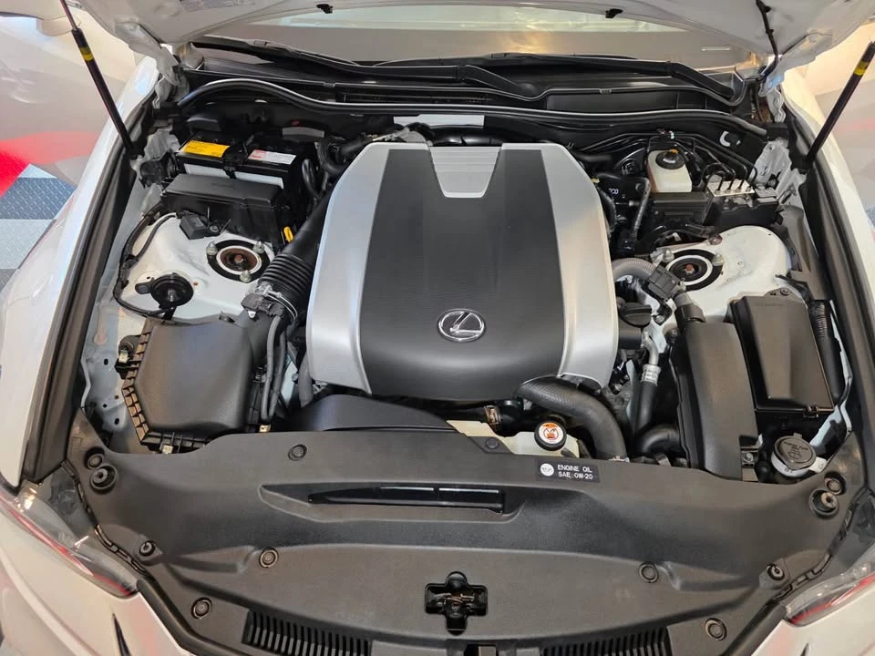2019 Lexus IS 3rd Gen - Image 7 of 10