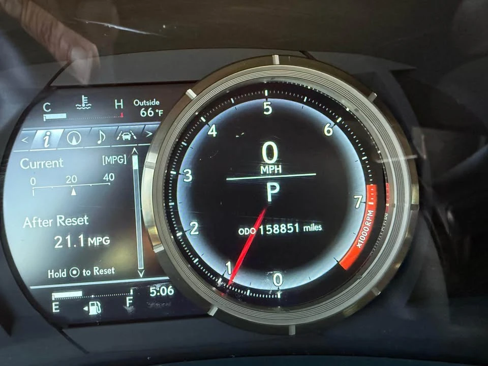 2019 Lexus IS 3rd Gen - Image 6 of 9