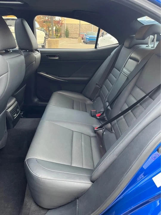 2019 Lexus IS 3rd Gen - Image 16 of 20