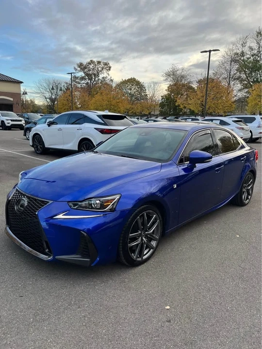 2019 Lexus IS 3rd Gen - Image 4 of 20
