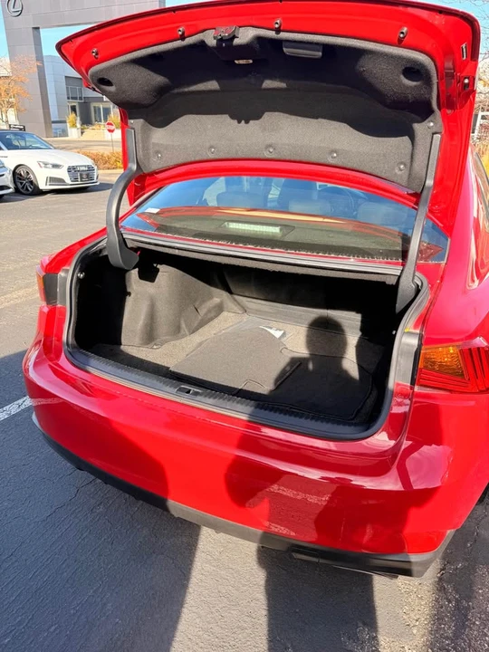 2019 Lexus IS 3rd Gen - Image 5 of 11