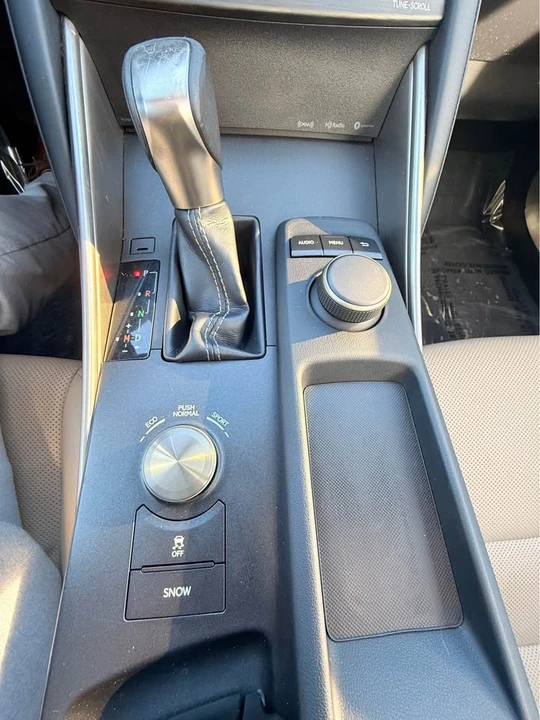 2019 Lexus IS 3rd Gen - Image 9 of 11