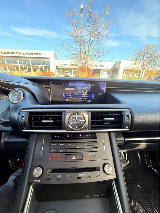 2019 Lexus IS 3rd Gen - Image 10 of 11