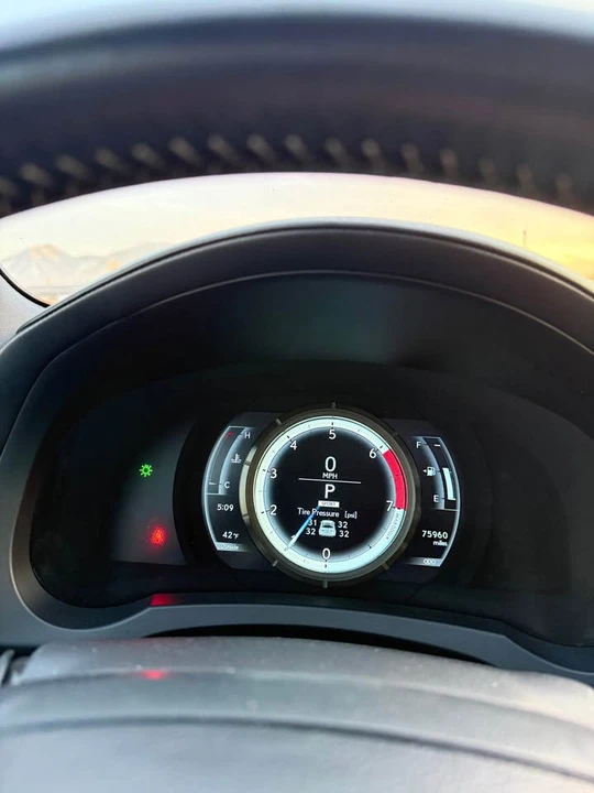 2019 Lexus IS 3rd Gen - Image 9 of 12