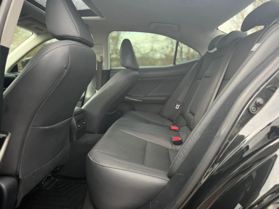 2019 Lexus IS 3rd Gen - Image 17 of 18