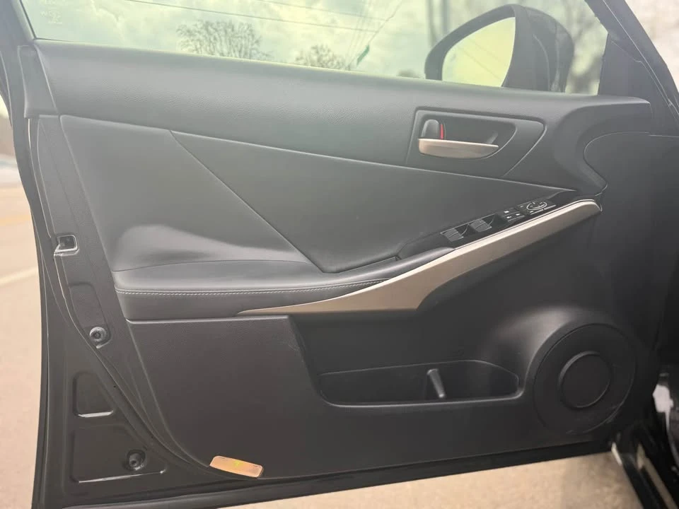 2019 Lexus IS 3rd Gen - Image 10 of 18
