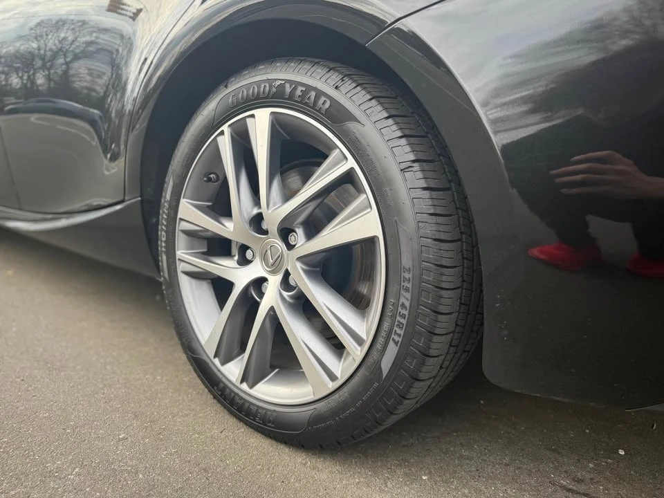 2019 Lexus IS 3rd Gen - Image 9 of 18