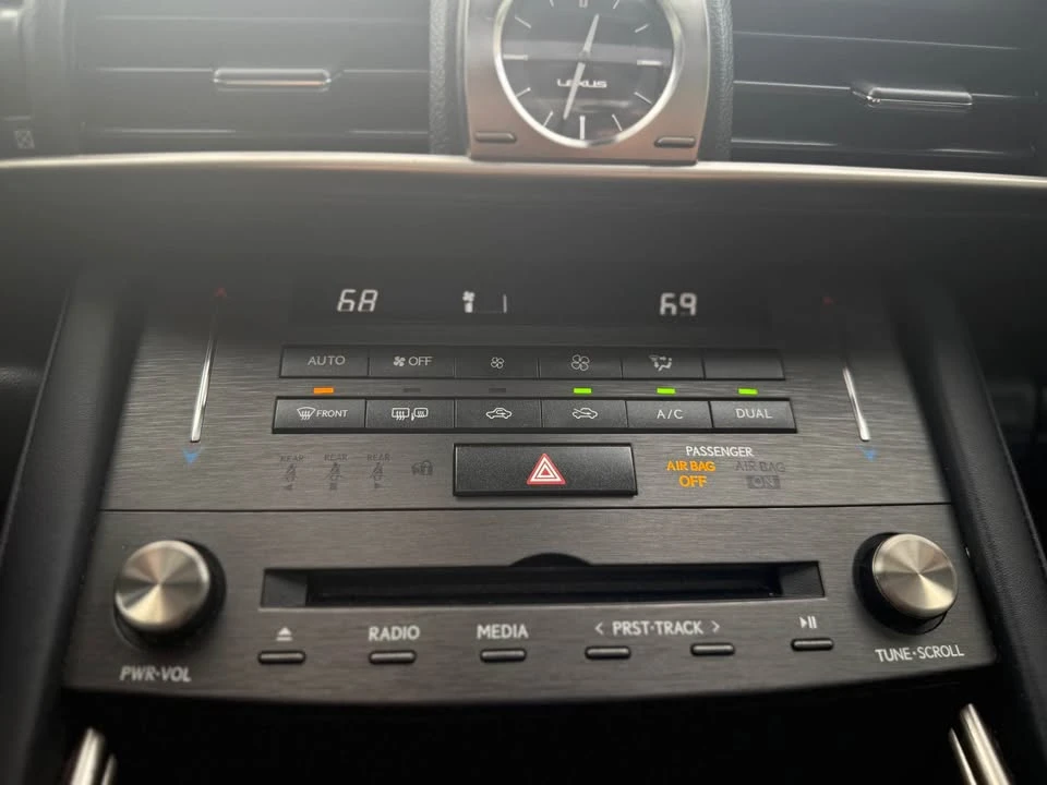 2019 Lexus IS 3rd Gen - Image 16 of 18