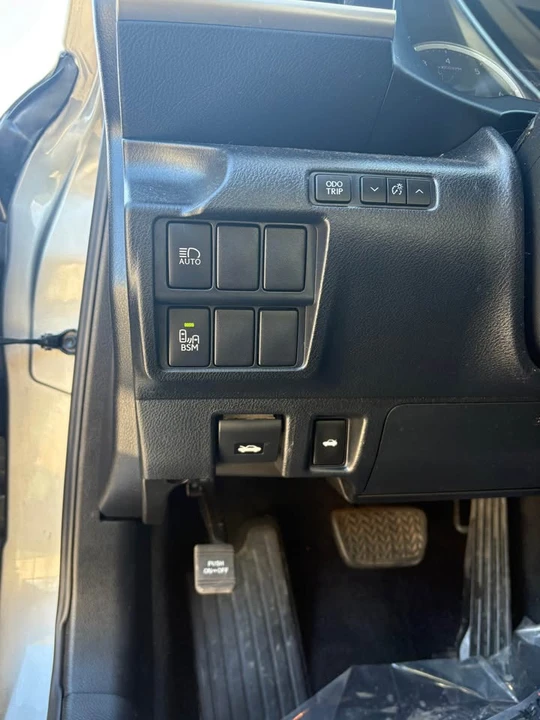 2019 Lexus IS 3rd Gen - Image 14 of 18