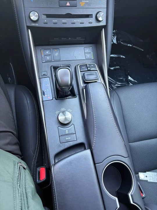 2019 Lexus IS 3rd Gen - Image 15 of 18