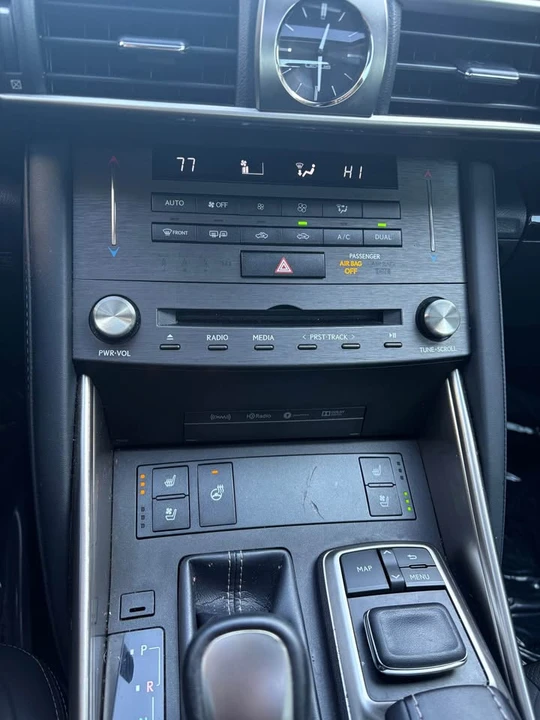 2019 Lexus IS 3rd Gen - Image 16 of 18