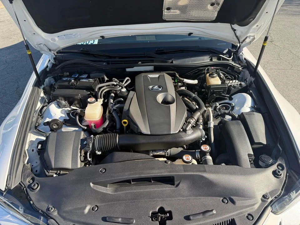 2019 Lexus IS 3rd Gen - Image 6 of 8