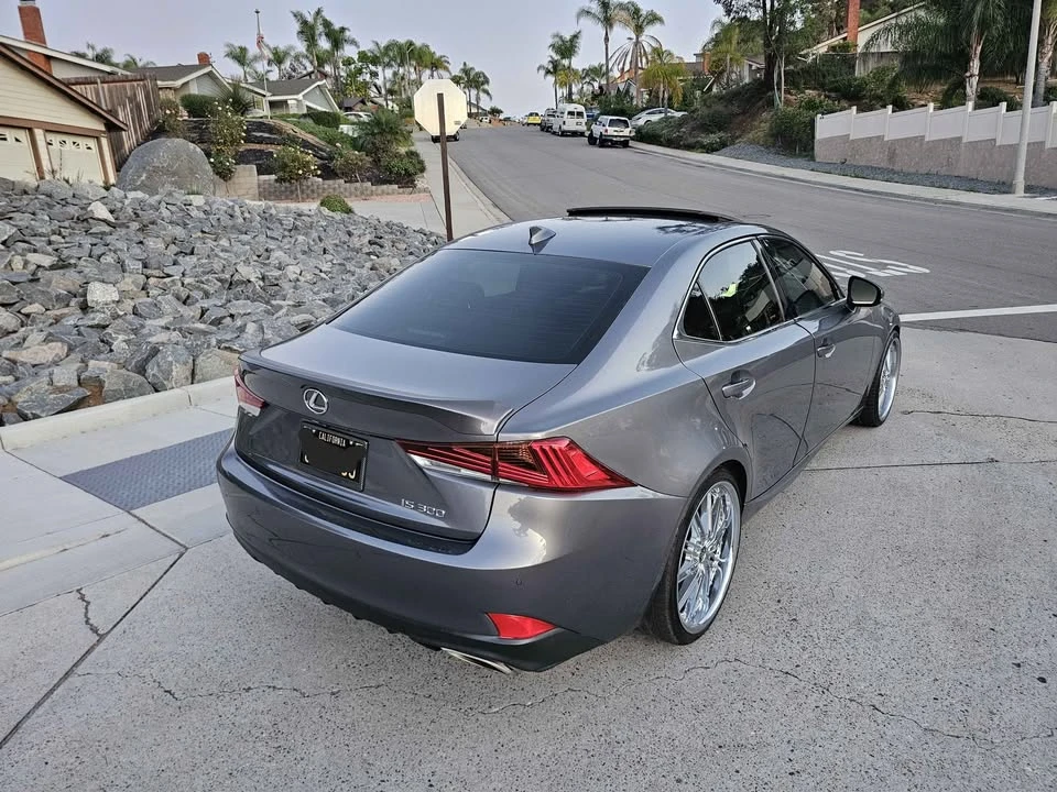 2019 Lexus IS 3rd Gen - Image 4 of 19