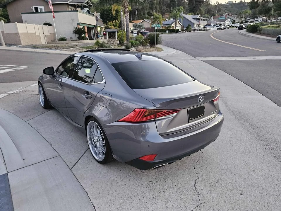 2019 Lexus IS 3rd Gen - Image 5 of 19