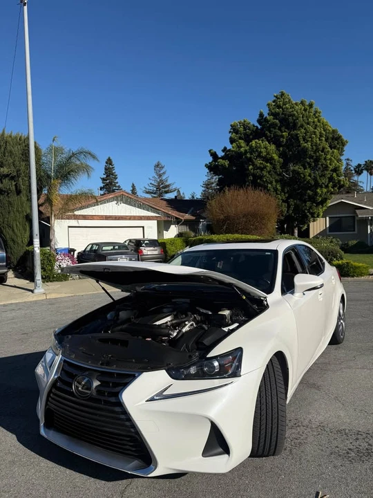 2019 Lexus IS 3rd Gen - Image 4 of 8