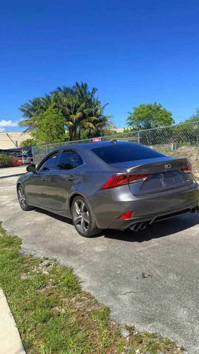 2019 Lexus IS 3rd Gen - Image 5 of 10