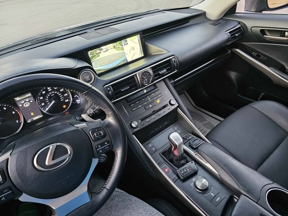 2019 Lexus IS 3rd Gen - Image 16 of 20