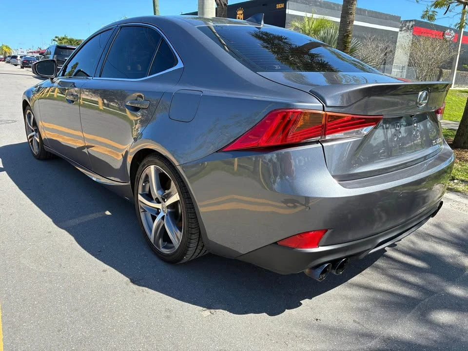 2019 Lexus IS 3rd Gen - Image 4 of 9