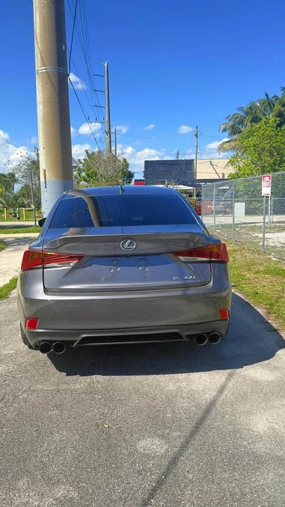 2019 Lexus IS 3rd Gen - Image 7 of 10