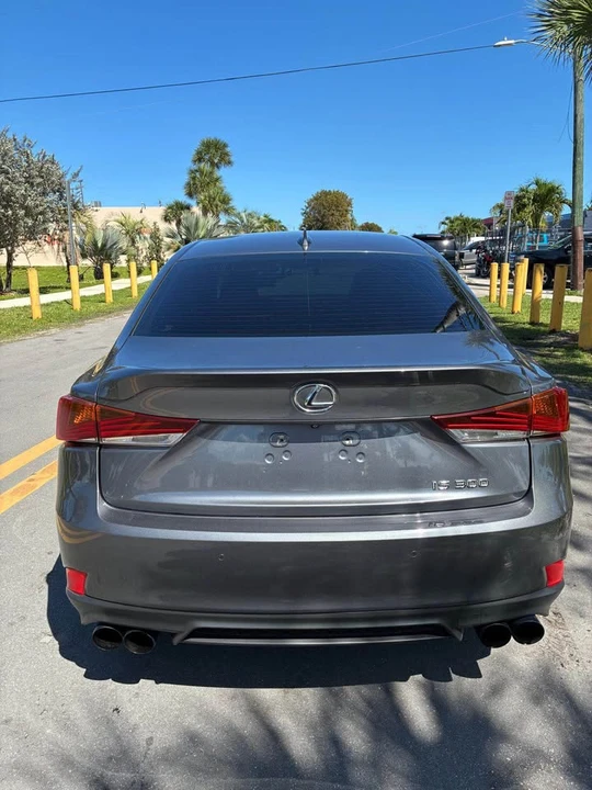 2019 Lexus IS 3rd Gen - Image 5 of 9