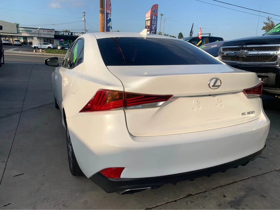 2019 Lexus IS 3rd Gen - Image 5 of 14