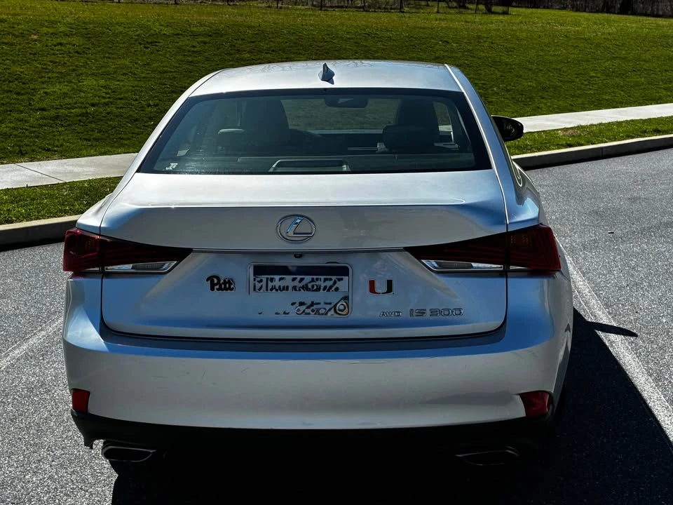 2019 Lexus IS 3rd Gen - Image 4 of 13